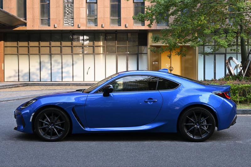 Subaru BRZ, 2023 — фото 4 из 12
