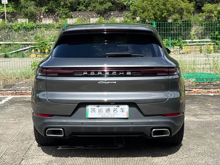 Porsche Cayenne Hybrid, 2024 — фото 9 из 9