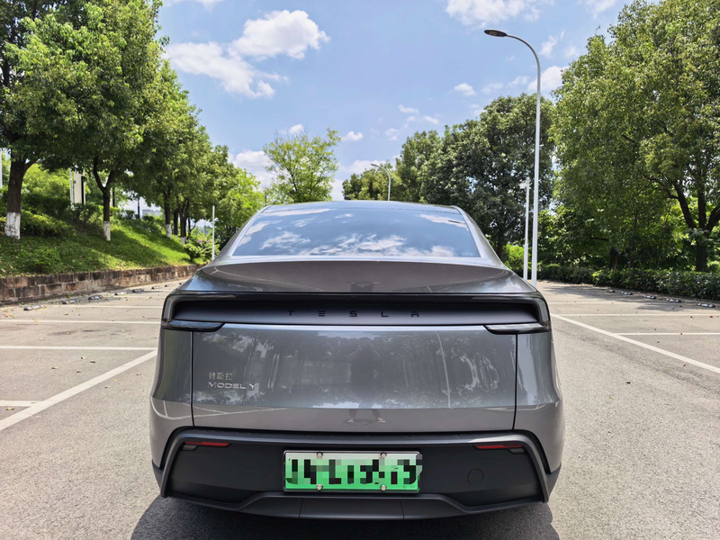 Tesla Model Y, 2025 — фото 5 из 9