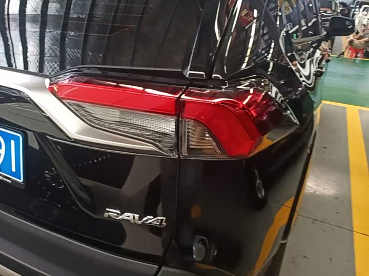 Toyota RAV4, 2025 — фото 8 из 9