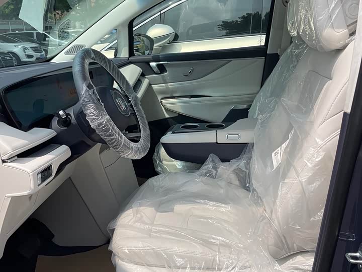 Buick GL8 Hybrid, 2025 — фото 9 из 9