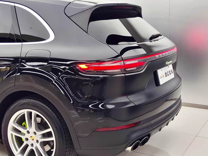 Porsche Cayenne Hybrid, 2022 — фото 7 из 9