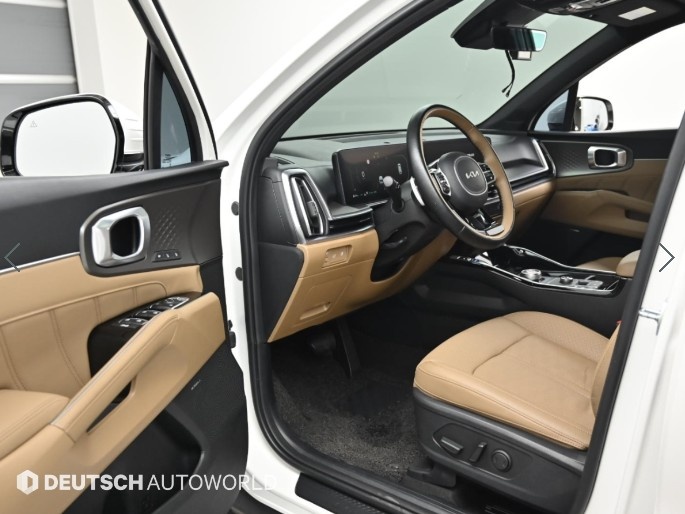 Kia Sorento, 2023 — фото 10 из 12