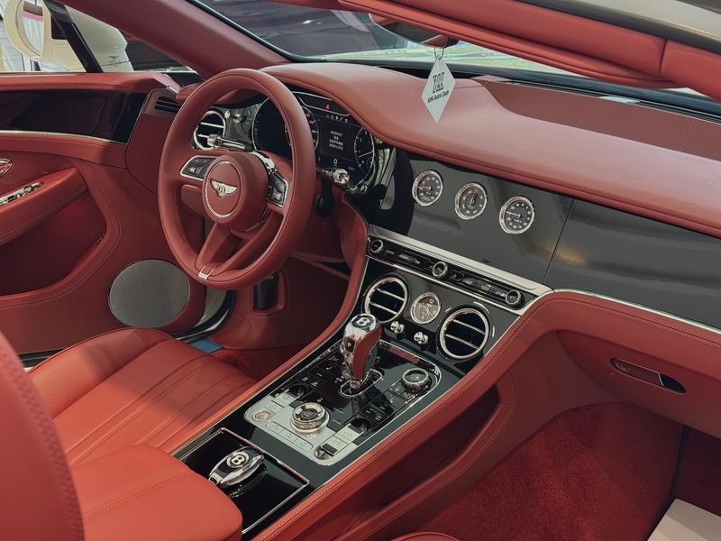 Bentley Continental GT, 2023 — фото 7 из 12