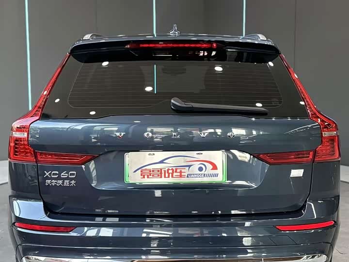Volvo XC60 Hybrid, 2023 — фото 7 из 9