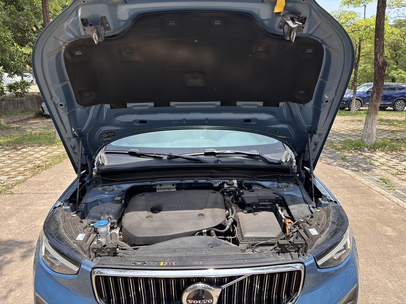 Volvo XC40, 2022 — фото 10 из 12