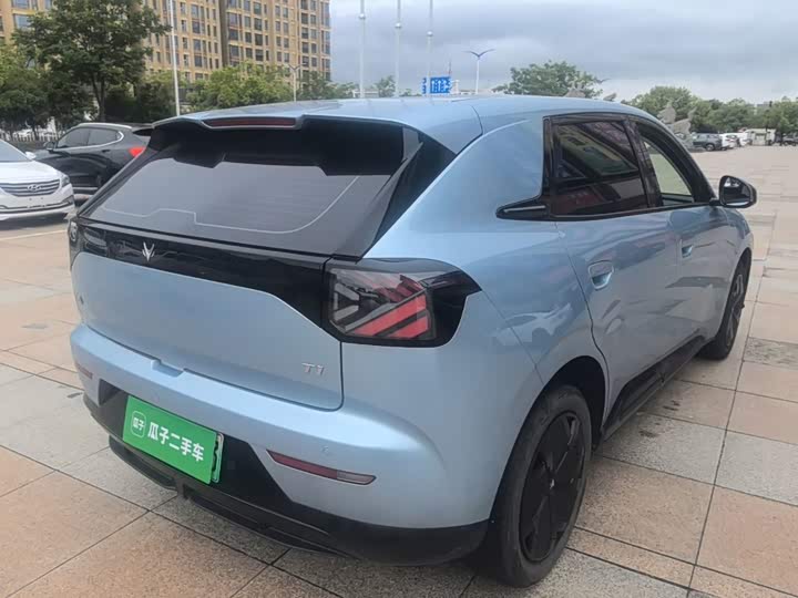 BAIC Arcfox T1, 2025 — фото 7 из 9