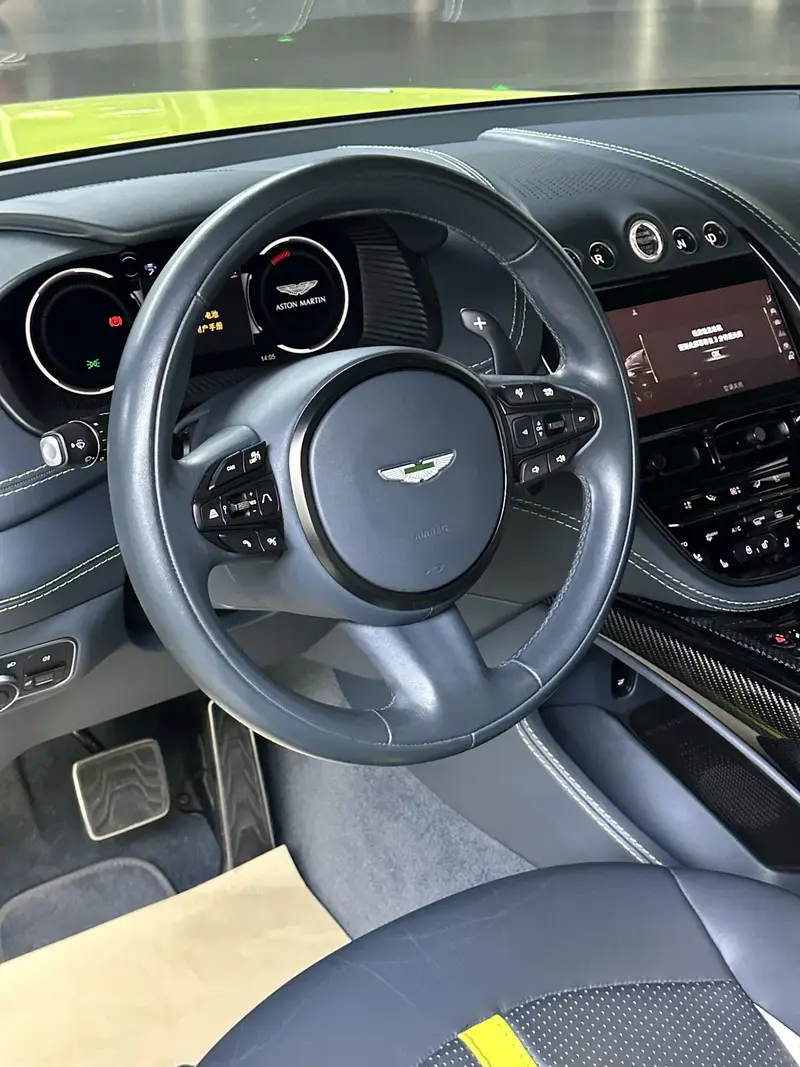 Aston Martin DBX, 2022 — фото 6 из 8
