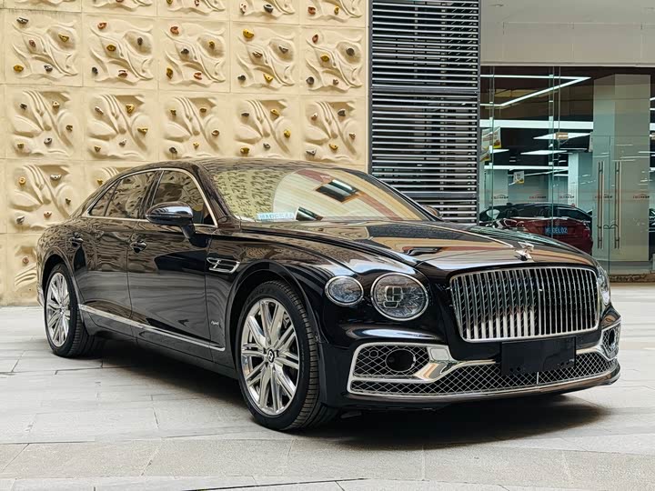 Bentley Flying Spur Hybrid, 2023 — фото 3 из 9