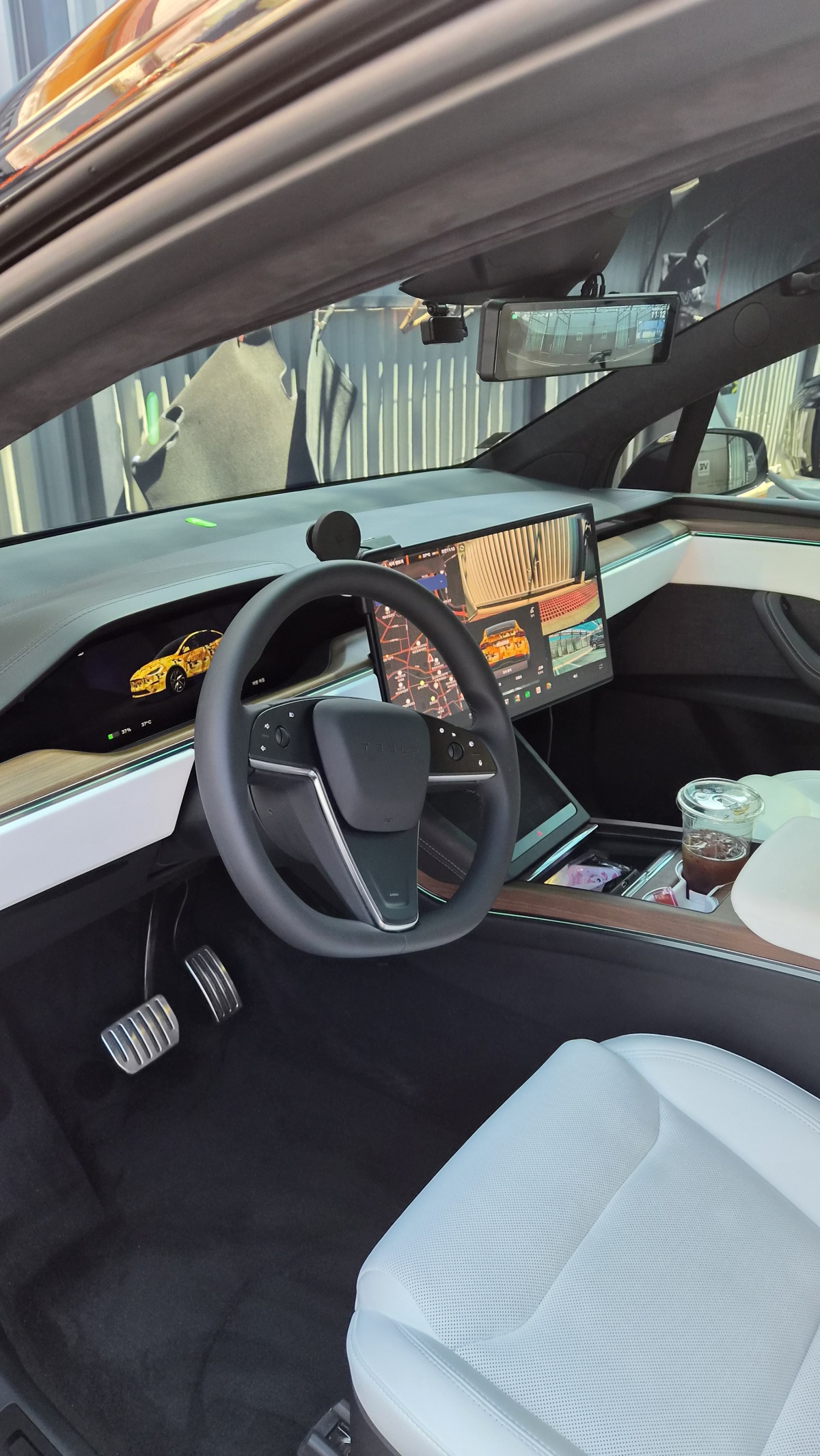 Tesla Model X, 2026 — фото 5 из 8