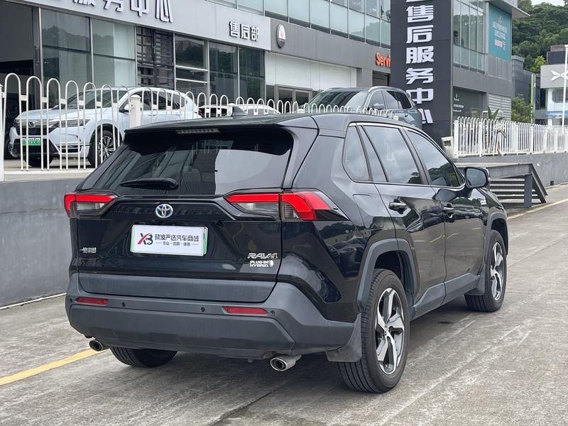 Toyota RAV4 Hybrid, 2022 — фото 6 из 12
