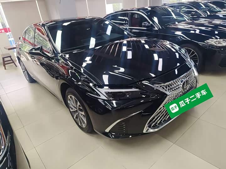 Lexus ES, 2025 — фото 4 из 9