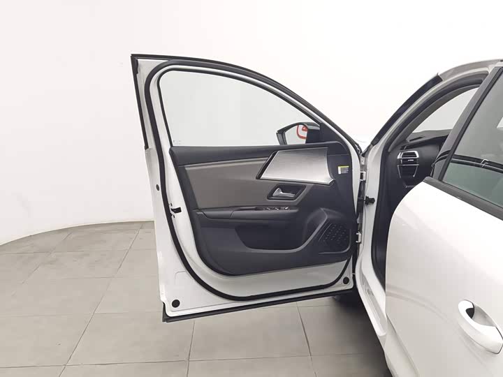 Citroen C5 X, 2025 — фото 8 из 9