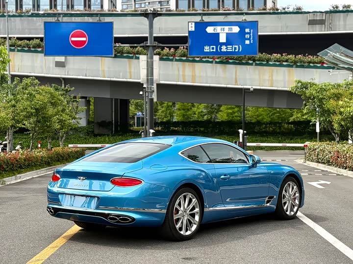 Bentley Continental GT, 2023 — фото 7 из 9