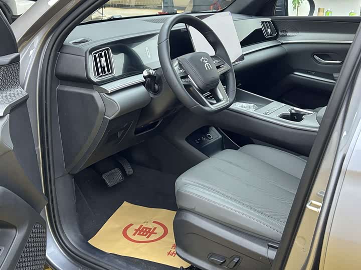 BYD Song Pro Hybrid, 2026 — фото 3 из 9