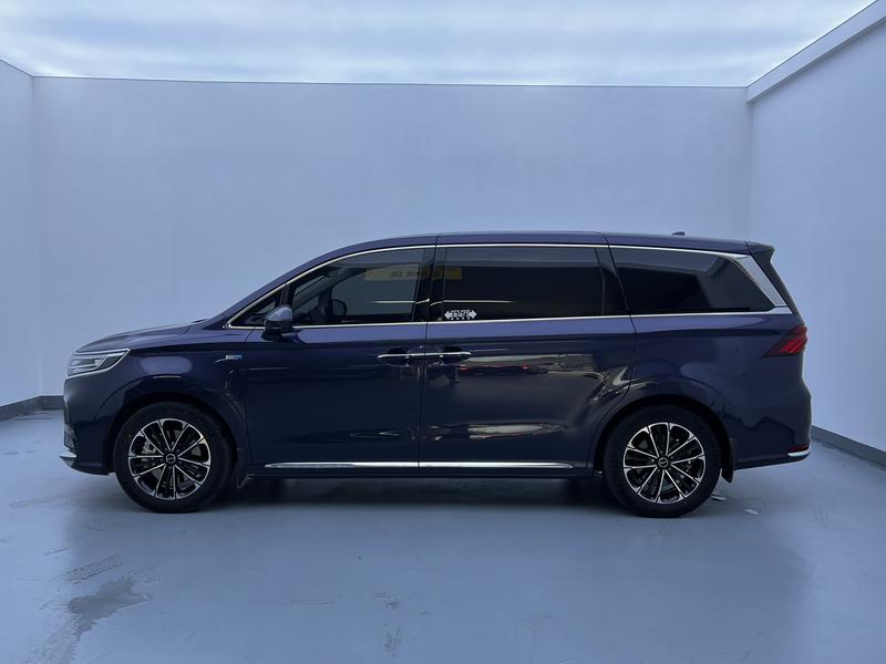 Roewe iMax 8, 2023 — фото 4 из 12