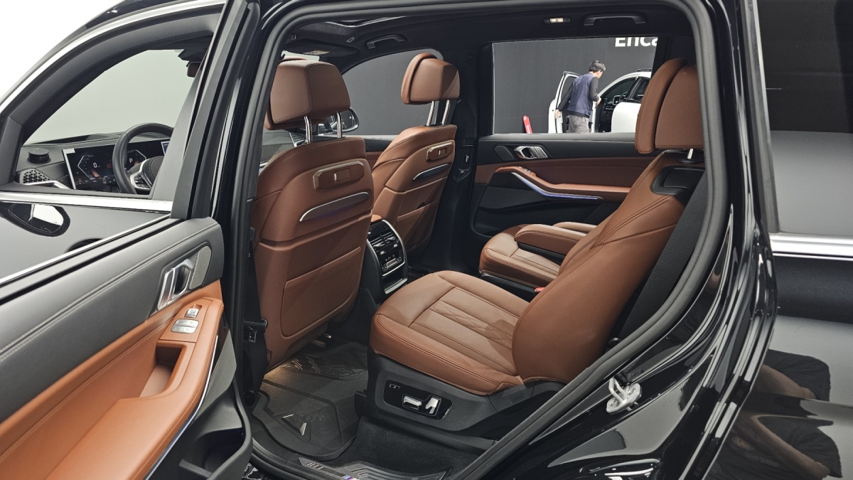 BMW X7, 2025 — фото 11 из 12