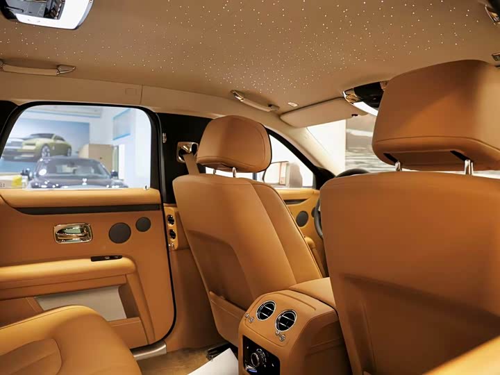 Rolls-Royce Ghost, 2025 — фото 2 из 9