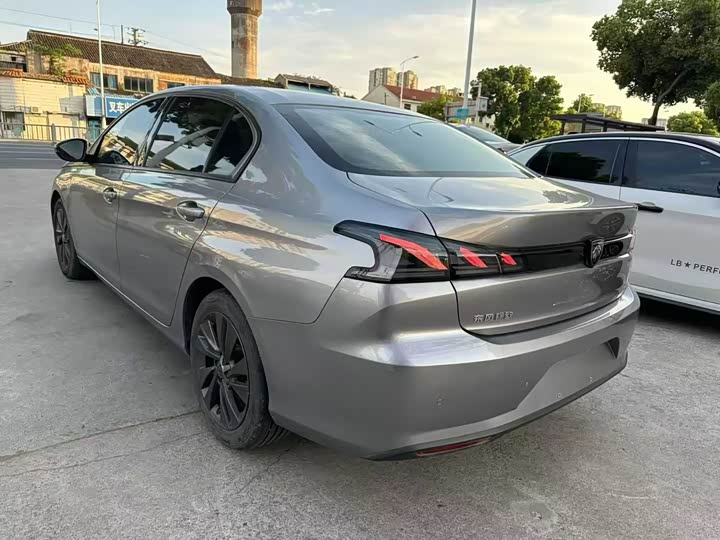 Peugeot 408, 2022 — фото 6 из 9