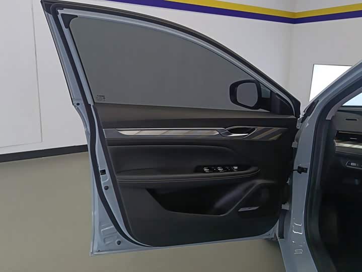 Geely Emgrand L Hi·P Hybrid, 2023 — фото 7 из 9