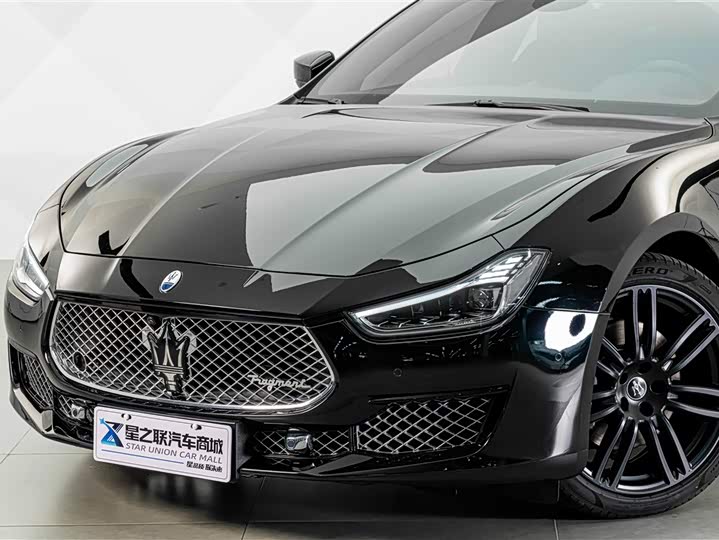Maserati Ghibli, 2022 — фото 2 из 9