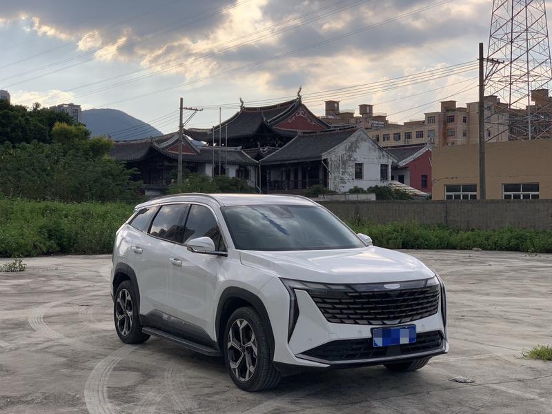 Geely Atlas L, 2023 — фото 3 из 12