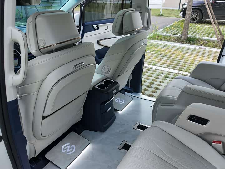 Buick GL8 Hybrid, 2025 — фото 9 из 9