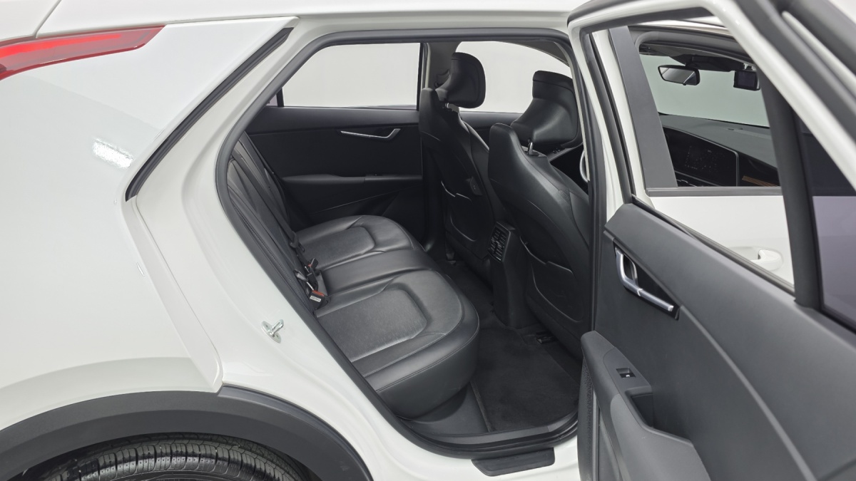 Kia Niro, 2022 — фото 11 из 12