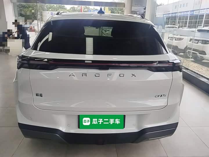 BAIC Arcfox Alpha T5, 2025 — фото 6 из 9