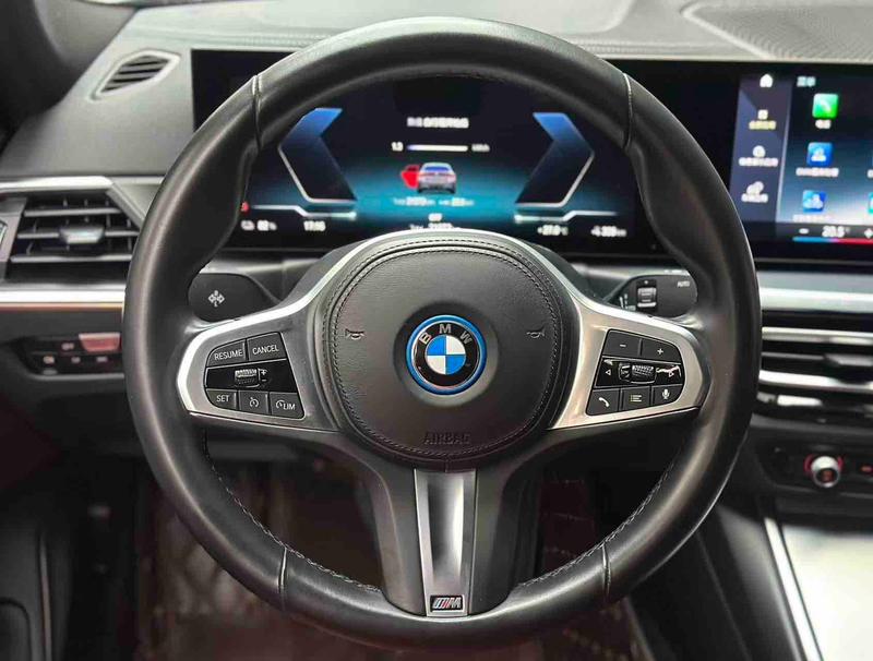 BMW i4, 2023 — фото 7 из 10