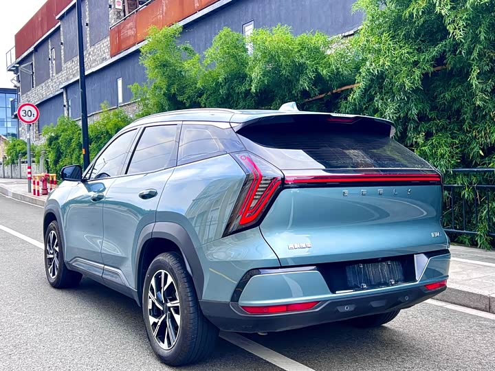 Geely Atlas L, 2025 — фото 8 из 9