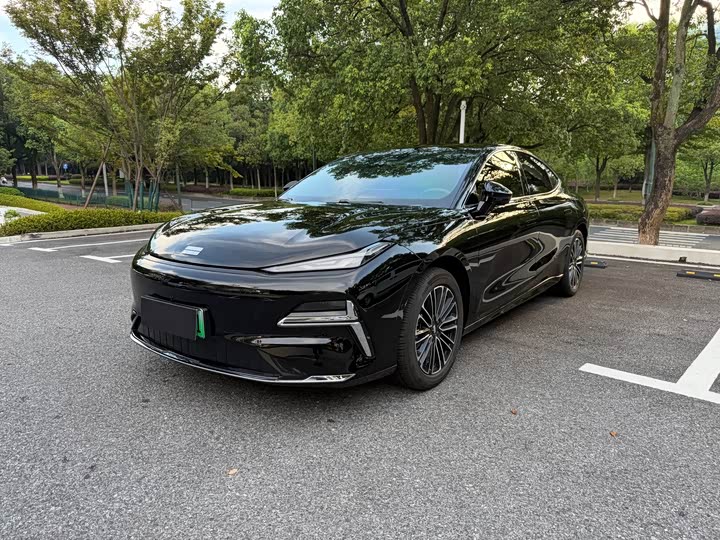 Geely Galaxy Starshine 8 EM-i, 2025 — купить в Белгороде под ключ