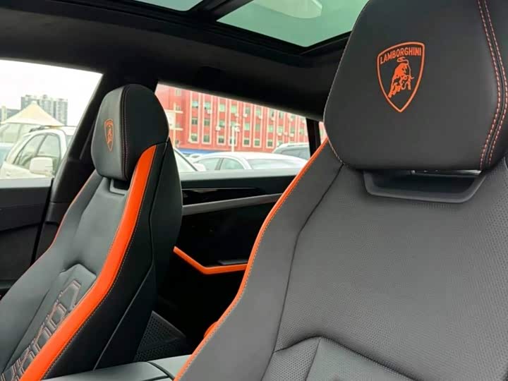 Lamborghini Urus SE, 2026 — фото 7 из 9