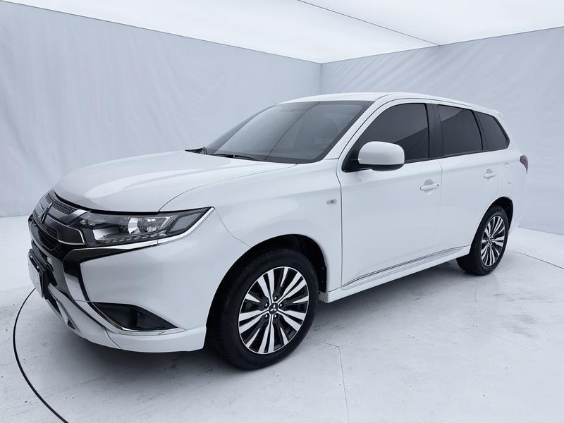 Mitsubishi Outlander, 2021 — купить в Перми под ключ