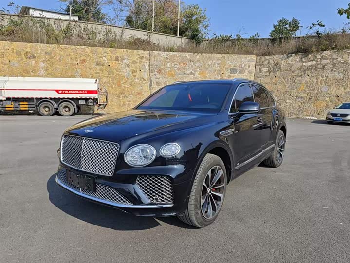 Bentley Bentayga, 2022 — купить в Ярославле под ключ