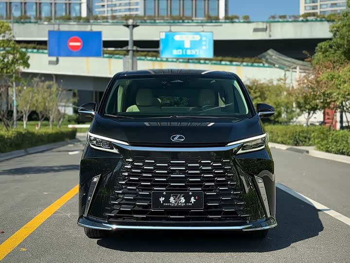Lexus LM, 2023 — фото 2 из 9