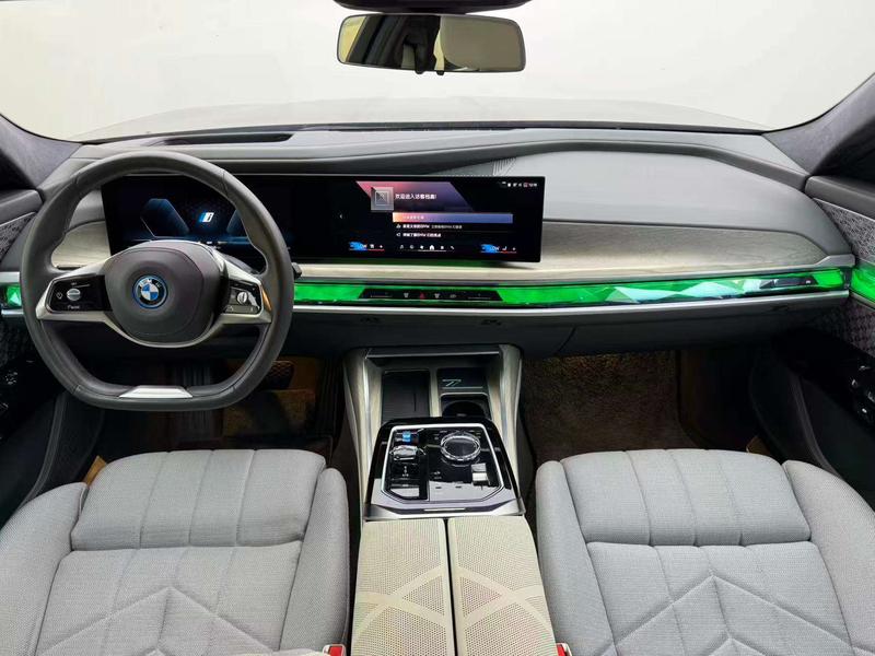 BMW i7, 2022 — фото 9 из 12