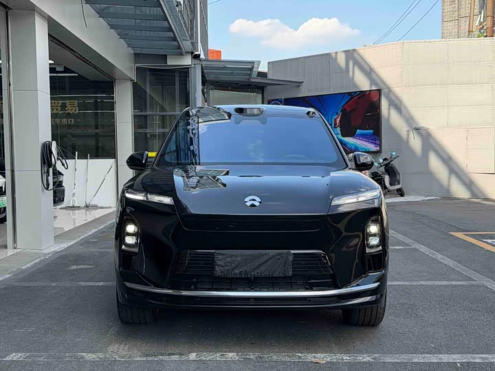 Nio ES8, 2025 — фото 3 из 9