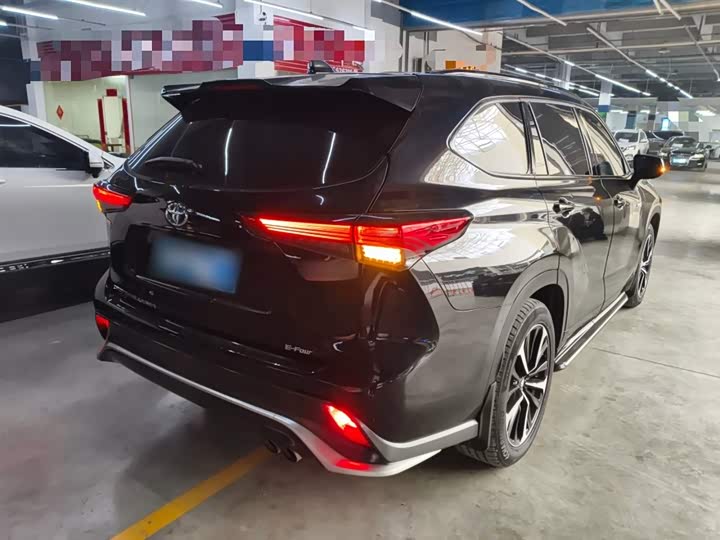 Toyota Crown Kluger, 2022 — фото 7 из 9