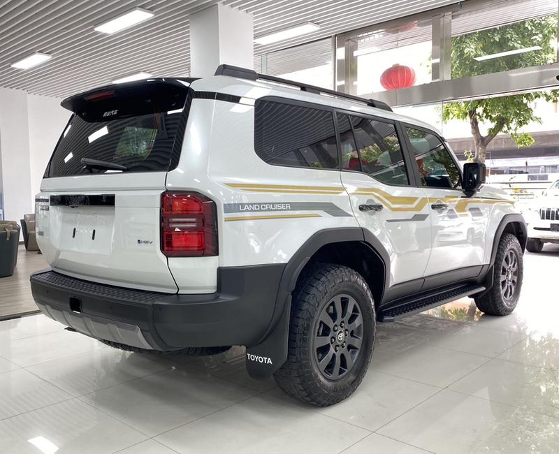 Toyota Prado, 2024 — фото 6 из 12