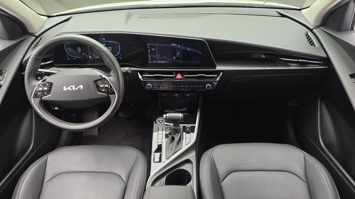 Kia Niro, 2023 — фото 6 из 12