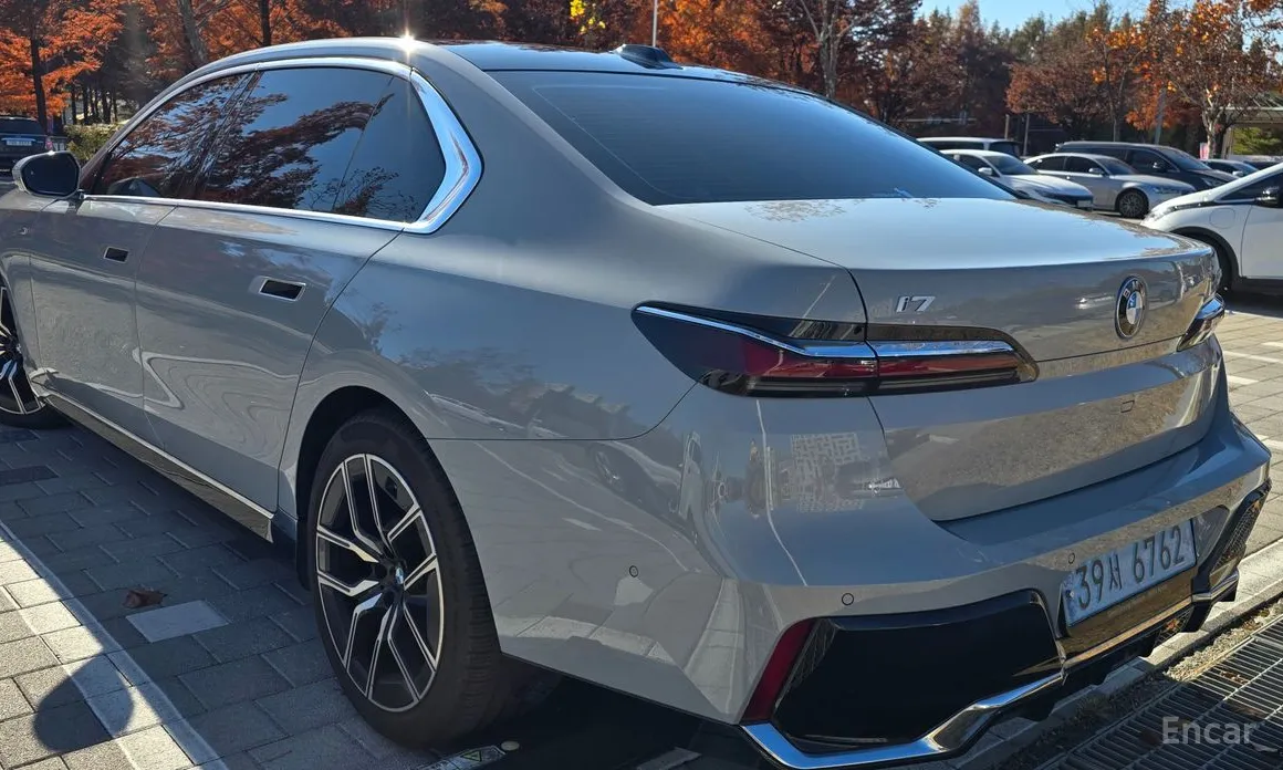 BMW i7, 2023 — фото 3 из 12
