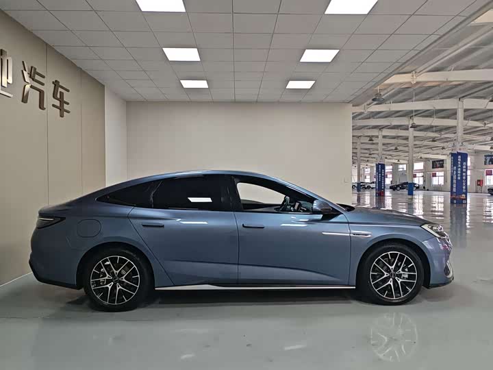 BYD Seal 07 DM-i Hybrid, 2025 — фото 7 из 9