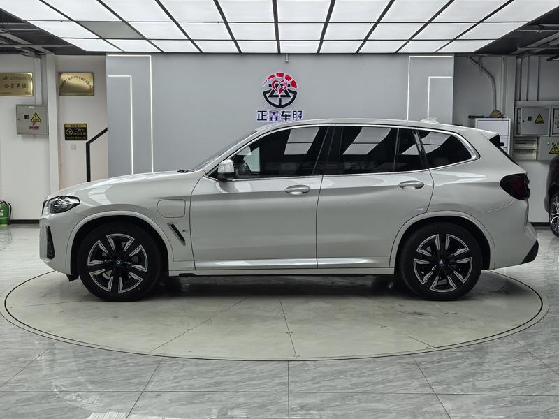 BMW iX3, 2023 — фото 4 из 12