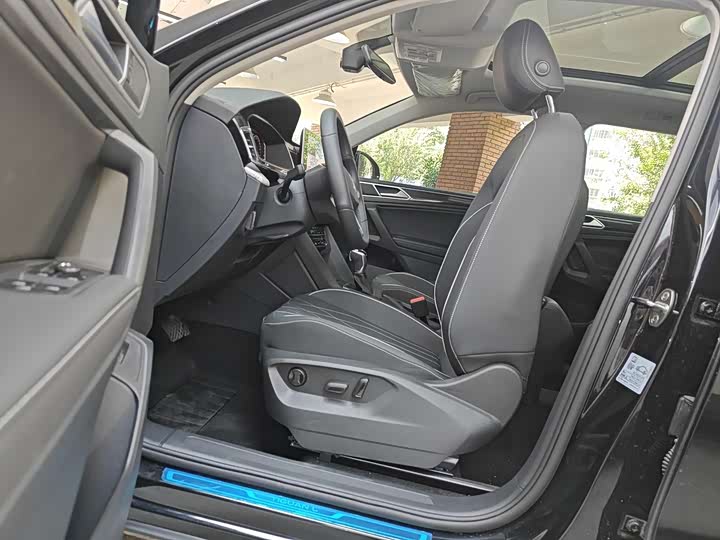 Volkswagen Tiguan L Pro, 2025 — фото 8 из 9