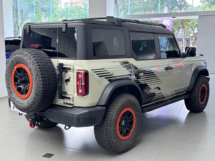 Ford Bronco, 2025 — фото 7 из 9