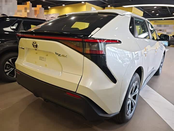 Toyota bZ4X Platinum, 2026 — фото 7 из 9