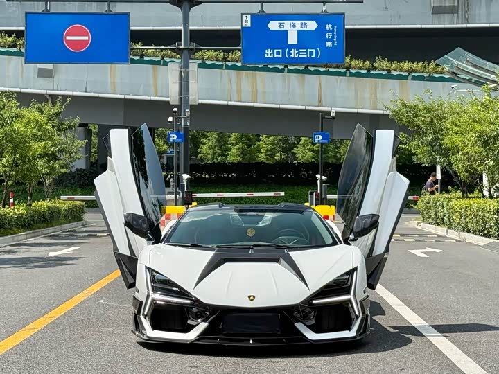 Lamborghini Revuelto, 2024 — купить в Туле под ключ