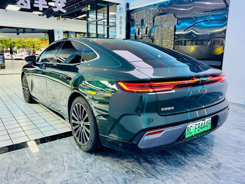 Geely Galaxy Starshine 8 EM-i, 2025 — фото 4 из 9