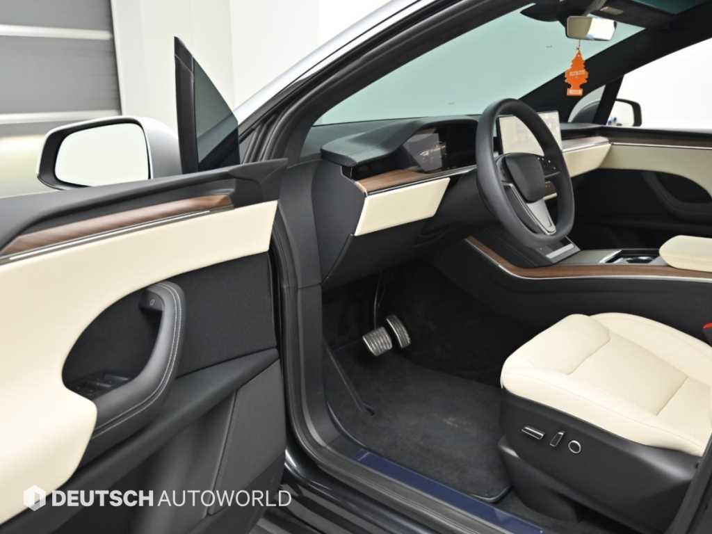 Tesla Model X, 2026 — фото 10 из 12